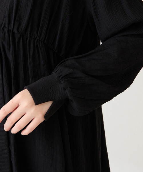 COLLAGE GALLARDAGALANTE（コラージュガリャルダガランテ）の「ギャザー切替シャツカーディガン/WEB限定カラー展開（シャツ/ブラウス・レディース・チャコールグレー/オフホワイト/ブラック/アイボリー/ブルー/グリーン・FREE）」の15枚目の写真