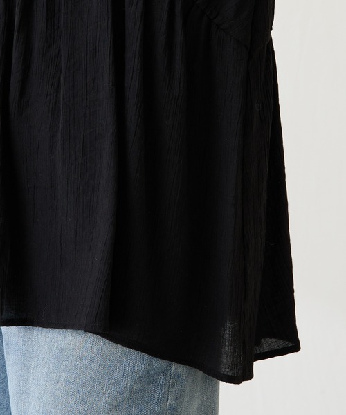 COLLAGE GALLARDAGALANTE（コラージュガリャルダガランテ）の「ギャザー切替シャツカーディガン/WEB限定カラー展開（シャツ/ブラウス・レディース・チャコールグレー/オフホワイト/ブラック/アイボリー/ブルー/グリーン・FREE）」の16枚目の写真