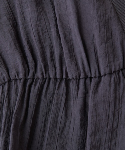 COLLAGE GALLARDAGALANTE（コラージュガリャルダガランテ）の「ギャザー切替シャツカーディガン/WEB限定カラー展開（シャツ/ブラウス・レディース・チャコールグレー/オフホワイト/ブラック/アイボリー/ブルー/グリーン・FREE）」の8枚目の写真