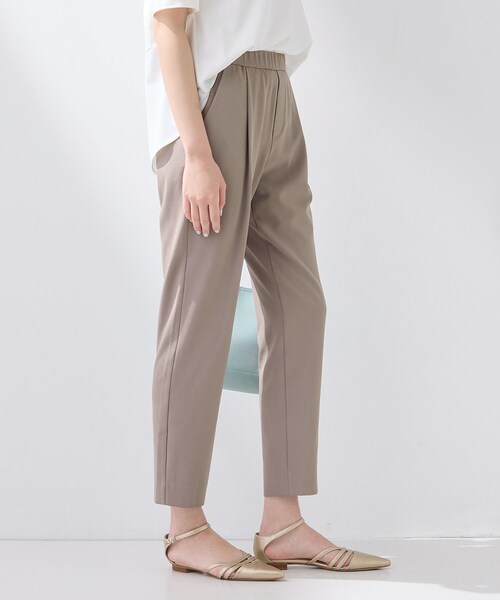 INDIVI(インディヴィ)の「【SETUP可能】エアリーテーパードパンツ(その他パンツ・レディース・ブラウン系/ブラック・40/38/36/13/05/15 )」の8枚目の写真