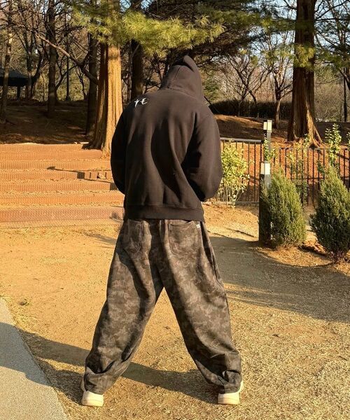 A NOTHING(アナッシング)の「VINTAGE CAMOUFLAGE SWEAT PANTS (Khaki)(スウェットパンツ・レディース・その他・MEDIUM/LARGE)」の3枚目の写真