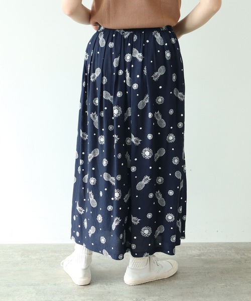 PAR ICI（パーリッシィ）の「パイナップルひまわりプリント ギャザースカート(セットアップ対応)（スカート・レディース・ネイビー・FREE）」の4枚目の写真