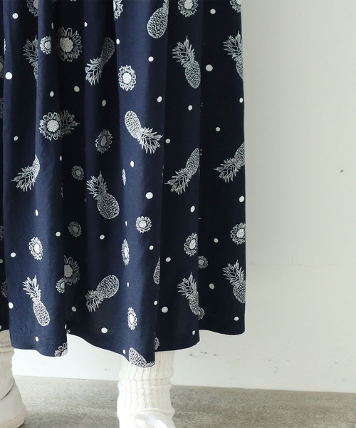 PAR ICI（パーリッシィ）の「パイナップルひまわりプリント ギャザースカート(セットアップ対応)（スカート・レディース・ネイビー・FREE）」の7枚目の写真
