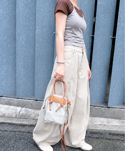styiro(スタイロ)の「撥水 軽量 ナイロンミニショルダーバッグ/斜め掛け(ショルダーバッグ・レディース・ベージュ/イエロー/ピンク/ブルー/ブラック・FREE)」の3枚目の写真