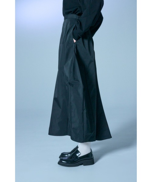 ENFOLD（エンフォルド）の「THREE-DIMENSIONS SKIRT（スカート・レディース・ブラック/ライム・38/36）」の6枚目の写真