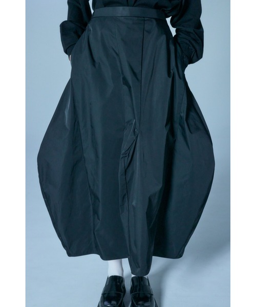 ENFOLD（エンフォルド）の「THREE-DIMENSIONS SKIRT（スカート・レディース・ブラック/ライム・38/36）」の15枚目の写真