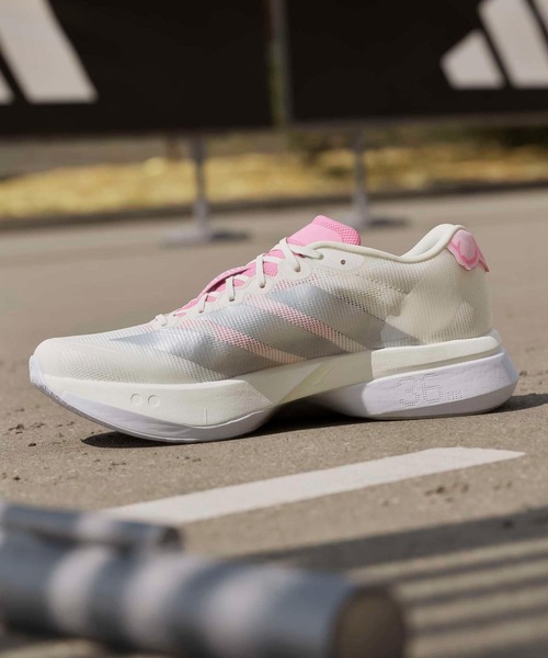 adidas(アディダス)の「アディゼロ ボストン13 / Adizero Boston 13 / ランニングシューズ / アディダス adidas(スニーカー・メンズ・ホワイト×ピンク・28.5cm/28.0cm/27.5cm/26.5cm/26.0cm/25.5cm/27.0cm)」の4枚目の写真