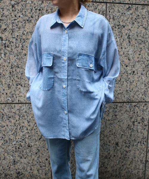 Scrap Book(スクラップブック)の「【CYAN TOKYO】デニム転写シフォンシャツ(シャツ/ブラウス・レディース・ブラック/ブルー・FREE)」の1枚目の写真