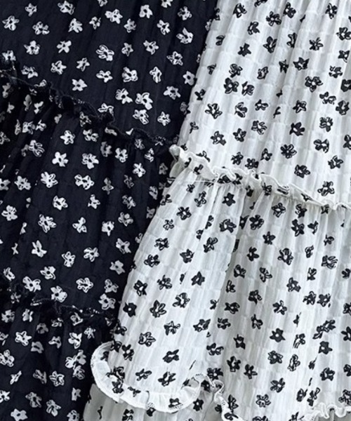 Ritzy(リッツィー)の「小花柄ティアード・ミニスカート(スカート・レディース・ブラック/ホワイト・LARGE/MEDIUM)」の9枚目の写真
