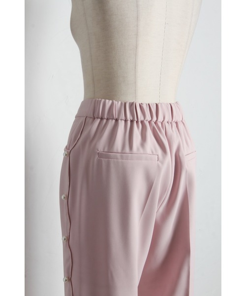 tocco closet(トッコ クローゼット)の「パール付きサイドスカラップテーパードパンツ(スラックス・レディース・ピンク/ブラック・M)」の13枚目の写真