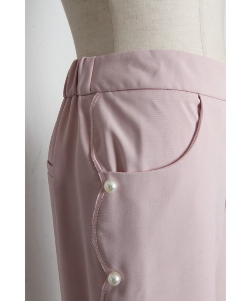 tocco closet(トッコ クローゼット)の「パール付きサイドスカラップテーパードパンツ(スラックス・レディース・ピンク/ブラック・M)」の17枚目の写真