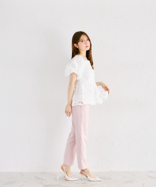 tocco closet(トッコ クローゼット)の「パール付きサイドスカラップテーパードパンツ(スラックス・レディース・ピンク/ブラック・M)」の3枚目の写真