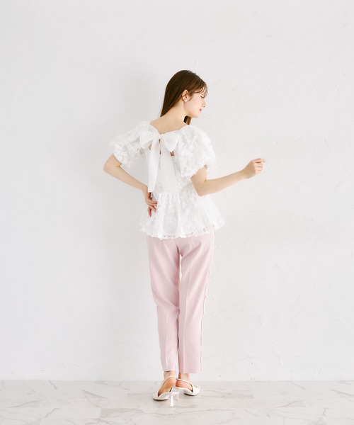 tocco closet(トッコ クローゼット)の「パール付きサイドスカラップテーパードパンツ(スラックス・レディース・ピンク/ブラック・M)」の4枚目の写真
