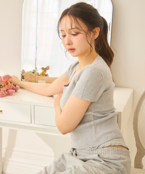 TITTY&CO.（ティティーアンドコー）の「リボンラインストーンラメニットトップス（ニット/セーター・レディース・グレー/アイボリー・FREE）」の13枚目の写真