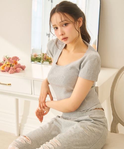 TITTY&CO.（ティティーアンドコー）の「リボンラインストーンラメニットトップス（ニット/セーター・レディース・グレー/アイボリー・FREE）」の4枚目の写真