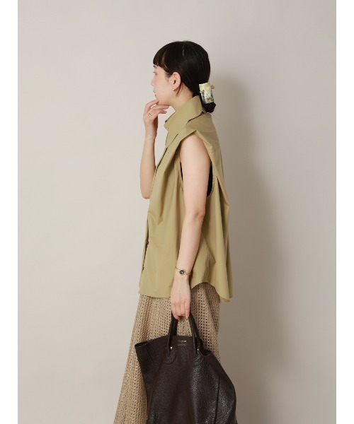 CIS.（シス）の「CIS. スカラップ＆ピンホールカラーシャツ ノースリーブ ウォッシャブル 無地 カラーピン付き（シャツ/ブラウス・レディース・オフホワイト/ベージュ・36(7号)/38(9号)）」の6枚目の写真