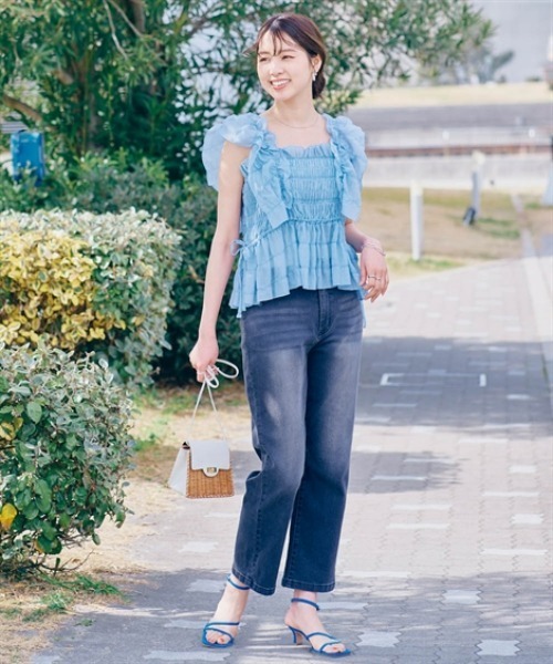 nissen(ニッセン)の「楊柳シャーリングフリルトップス(Tシャツ/カットソー・レディース・ブラック/ブルー・M/S/LL/L)」の11枚目の写真