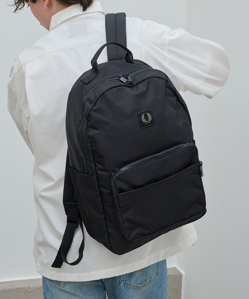FRED PERRY（フレッドペリー）の「【FRED PERRY】CRINKLE NYLON BACKPACK L3339/クリンクルナイロン バックパック（バックパック/リュック・メンズ・カーキ/ブラック・FREE）」の4枚目の写真