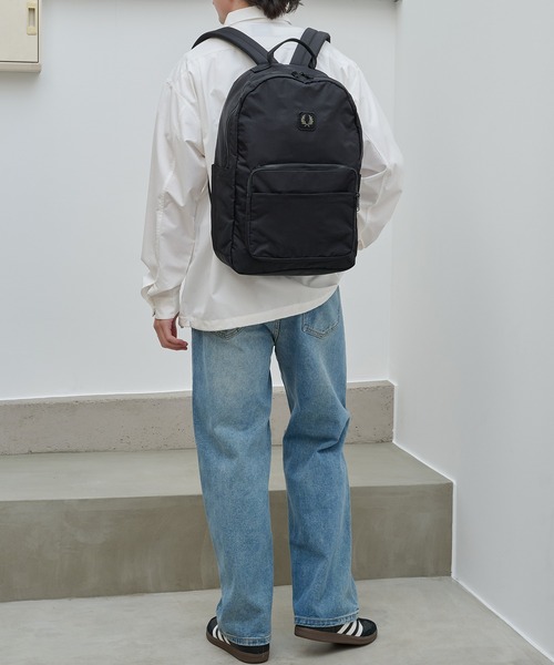 FRED PERRY（フレッドペリー）の「【FRED PERRY】CRINKLE NYLON BACKPACK L3339/クリンクルナイロン バックパック（バックパック/リュック・メンズ・カーキ/ブラック・FREE）」の8枚目の写真