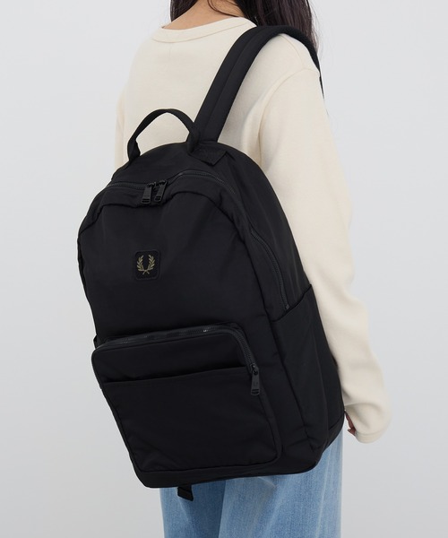 FRED PERRY（フレッドペリー）の「【FRED PERRY】CRINKLE NYLON BACKPACK L3339/クリンクルナイロン バックパック（バックパック/リュック・メンズ・カーキ/ブラック・FREE）」の11枚目の写真