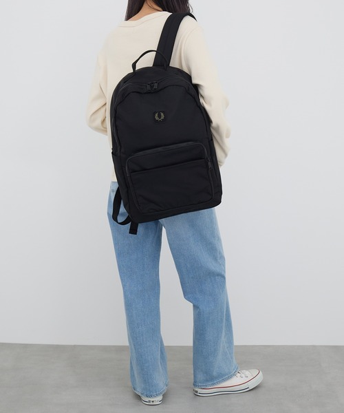 FRED PERRY（フレッドペリー）の「【FRED PERRY】CRINKLE NYLON BACKPACK L3339/クリンクルナイロン バックパック（バックパック/リュック・メンズ・カーキ/ブラック・FREE）」の13枚目の写真