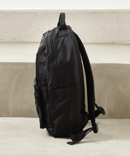 FRED PERRY（フレッドペリー）の「【FRED PERRY】CRINKLE NYLON BACKPACK L3339/クリンクルナイロン バックパック（バックパック/リュック・メンズ・カーキ/ブラック・FREE）」の16枚目の写真
