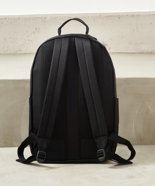 FRED PERRY（フレッドペリー）の「【FRED PERRY】CRINKLE NYLON BACKPACK L3339/クリンクルナイロン バックパック（バックパック/リュック・メンズ・カーキ/ブラック・FREE）」の17枚目の写真