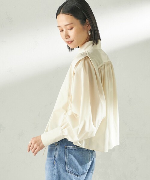 SHIPS（シップス）の「堀田茜×SHIPS:〈接触冷感/撥水/洗濯機可能〉TEXBRID(R) ギャザー ブラウス（シャツ/ブラウス・レディース・ブラック/ベージュ系/オフホワイト・ONE SIZE）」の10枚目の写真