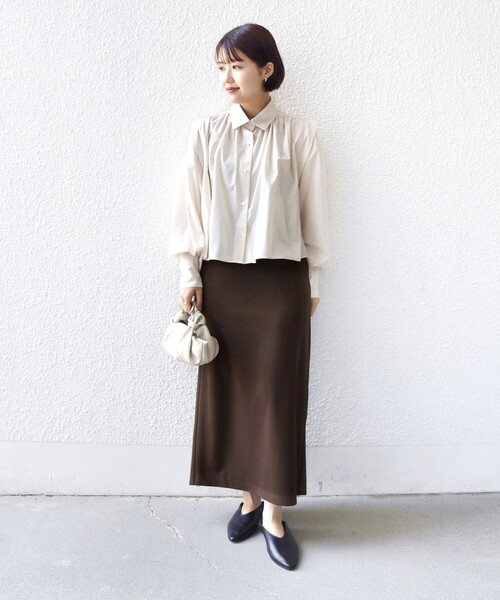 SHIPS（シップス）の「堀田茜×SHIPS:〈接触冷感/撥水/洗濯機可能〉TEXBRID(R) ギャザー ブラウス（シャツ/ブラウス・レディース・ブラック/ベージュ系/オフホワイト・ONE SIZE）」の12枚目の写真