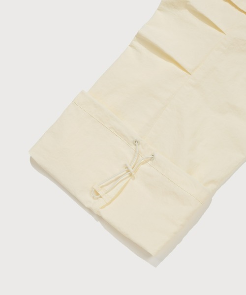COVERNAT(カバーナット)の「WOMAN PARACHUTE CARGO PANTS(カーゴパンツ・レディース・ベージュ/ブラック/アイボリー・MEDIUM/SMALL)」の22枚目の写真