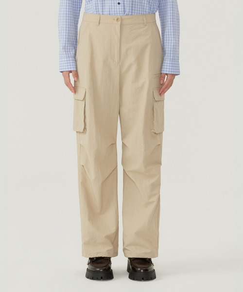 COVERNAT(カバーナット)の「WOMAN PARACHUTE CARGO PANTS(カーゴパンツ・レディース・ベージュ/ブラック/アイボリー・MEDIUM/SMALL)」の13枚目の写真