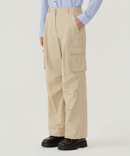 COVERNAT(カバーナット)の「WOMAN PARACHUTE CARGO PANTS(カーゴパンツ・レディース・ベージュ/ブラック/アイボリー・MEDIUM/SMALL)」の14枚目の写真