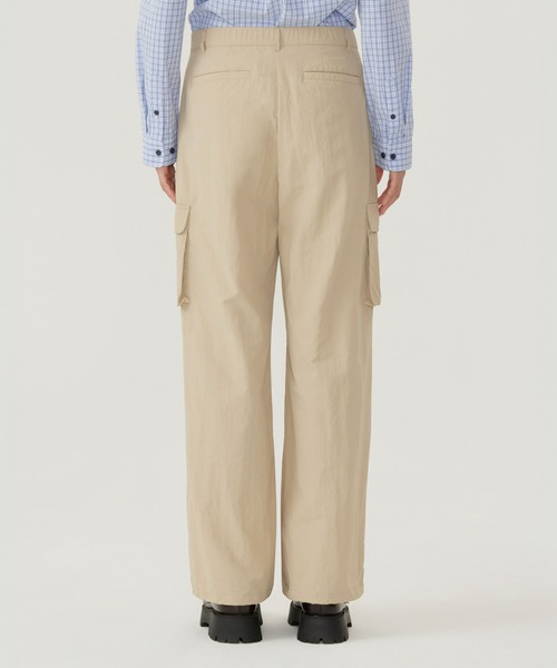 COVERNAT(カバーナット)の「WOMAN PARACHUTE CARGO PANTS(カーゴパンツ・レディース・ベージュ/ブラック/アイボリー・MEDIUM/SMALL)」の15枚目の写真