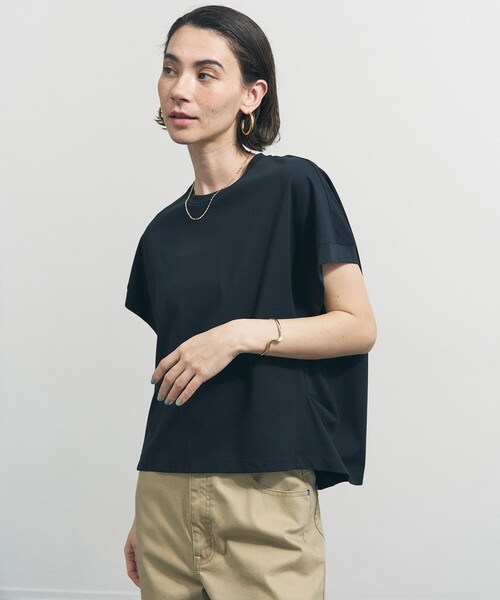 UNFILO（アンフィーロ）の「【一部店舗限定カラー】BEAUTY FORM-T コクーンTシャツ（Tシャツ/カットソー・レディース・ベージュ系/ブラック系1/ブラック系/グレー系/ネイビー系/ホワイト系/レッド系・X-LARGE）」の6枚目の写真