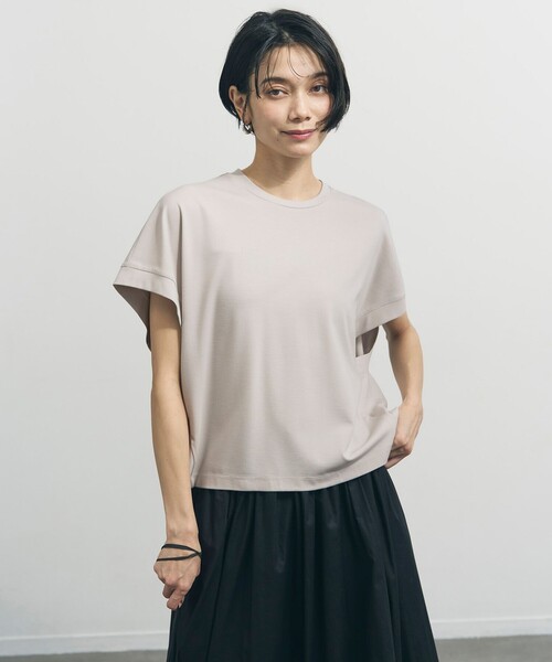 UNFILO（アンフィーロ）の「【一部店舗限定カラー】BEAUTY FORM-T コクーンTシャツ（Tシャツ/カットソー・レディース・ベージュ系/ブラック系1/ブラック系/グレー系/ネイビー系/ホワイト系/レッド系・X-LARGE）」の8枚目の写真