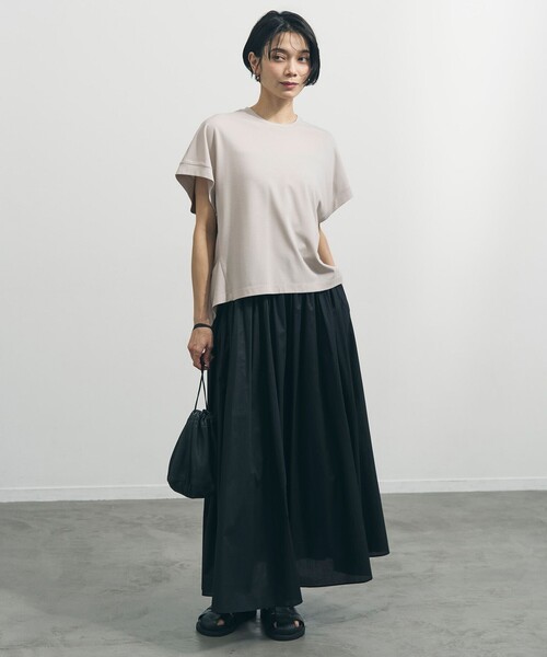 UNFILO（アンフィーロ）の「【一部店舗限定カラー】BEAUTY FORM-T コクーンTシャツ（Tシャツ/カットソー・レディース・ベージュ系/ブラック系1/ブラック系/グレー系/ネイビー系/ホワイト系/レッド系・X-LARGE）」の10枚目の写真