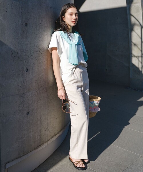 UNFILO（アンフィーロ）の「【一部店舗限定カラー】BEAUTY FORM-T コクーンTシャツ（Tシャツ/カットソー・レディース・ベージュ系/ブラック系1/ブラック系/グレー系/ネイビー系/ホワイト系/レッド系・X-LARGE）」の12枚目の写真