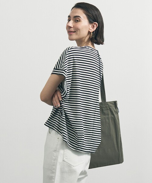 UNFILO（アンフィーロ）の「【一部店舗限定カラー】BEAUTY FORM-T コクーンTシャツ（Tシャツ/カットソー・レディース・ベージュ系/ブラック系1/ブラック系/グレー系/ネイビー系/ホワイト系/レッド系・X-LARGE）」の17枚目の写真