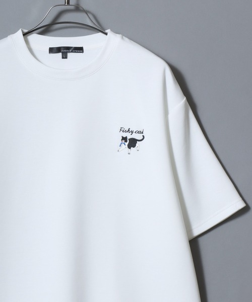 ANPAS(アンパス)の「Cat & Ghost Embroidered Short-Sleeve T-Shirt / ねこ&おばけ刺繍ワンポイント 接触冷感 速乾 半袖Tシャツ メンズ レディース 猫 ネコ(Tシャツ/カットソー・メンズ・ブラック系1/ブラック系3/ホワイト系4/ホワイト系1/ホワイト系2/ブラック系2/ホワイト系3/ブラック系4・M/L)」の2枚目の写真