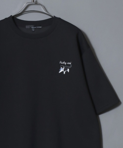 ANPAS(アンパス)の「Cat & Ghost Embroidered Short-Sleeve T-Shirt / ねこ&おばけ刺繍ワンポイント 接触冷感 速乾 半袖Tシャツ メンズ レディース 猫 ネコ(Tシャツ/カットソー・メンズ・ブラック系1/ブラック系3/ホワイト系4/ホワイト系1/ホワイト系2/ブラック系2/ホワイト系3/ブラック系4・M/L)」の5枚目の写真