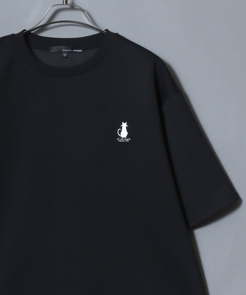 ANPAS(アンパス)の「Cat & Ghost Embroidered Short-Sleeve T-Shirt / ねこ&おばけ刺繍ワンポイント 接触冷感 速乾 半袖Tシャツ メンズ レディース 猫 ネコ(Tシャツ/カットソー・メンズ・ブラック系1/ブラック系3/ホワイト系4/ホワイト系1/ホワイト系2/ブラック系2/ホワイト系3/ブラック系4・M/L)」の6枚目の写真