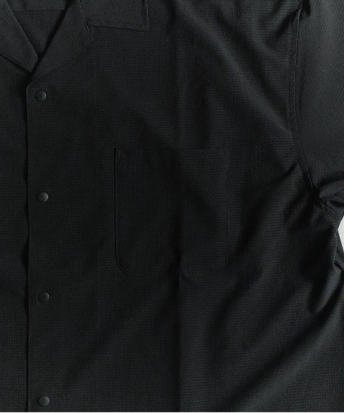 many men many mind(メニーメンメニーマインド)の「MANYMENMANYMINDS / AIRLEAKFABRIC/半袖オープンカラーシャツ(シャツ/ブラウス・メンズ・チャコール/ブラック・LARGE/X-LARGE/MEDIUM)」の10枚目の写真