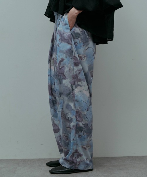 flaeu(フラユ)の「Blur Flower Trousers(その他パンツ・レディース・ブルー/ピンク・FREE)」の4枚目の写真