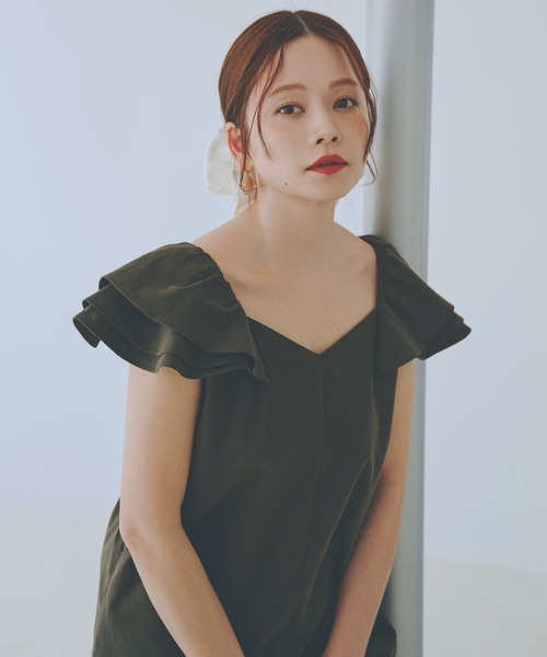 【新品タグ付き】XS 高山直子さんコラボ/ハーフスリーブオールインワン/EiiS セール】高山直子さんコラボ/フリルショルダーオールインワン/EiiS