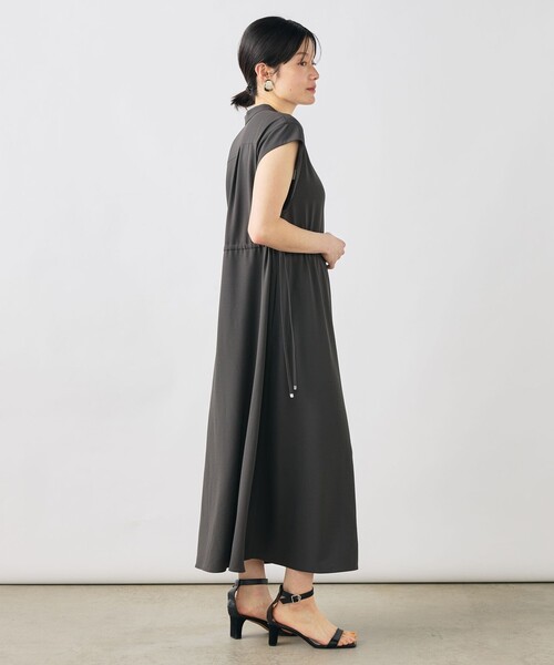 NOLLEY’S（ノーリーズ）の「【WEB限定】ウォッシャブルジョーゼットワンピース（ワンピース・レディース・チャコールグレー/ブラック・38）」の3枚目の写真