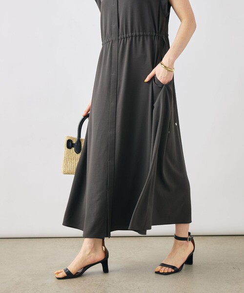 NOLLEY’S（ノーリーズ）の「【WEB限定】ウォッシャブルジョーゼットワンピース（ワンピース・レディース・チャコールグレー/ブラック・38）」の5枚目の写真