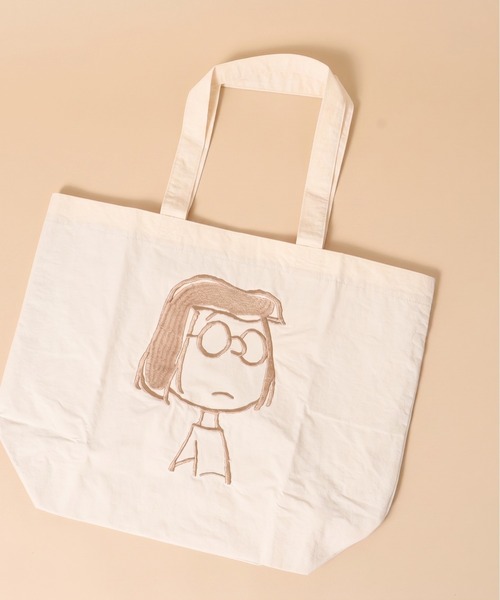SNOOPY(スヌーピー)の「SNOOPY スヌーピー トートバッグ 肩掛け 刺繍(トートバッグ・レディース・イエロー/ブラック/ダークグレー/オフホワイト/グリーン/ピンク/ブルー・FREE)」の2枚目の写真