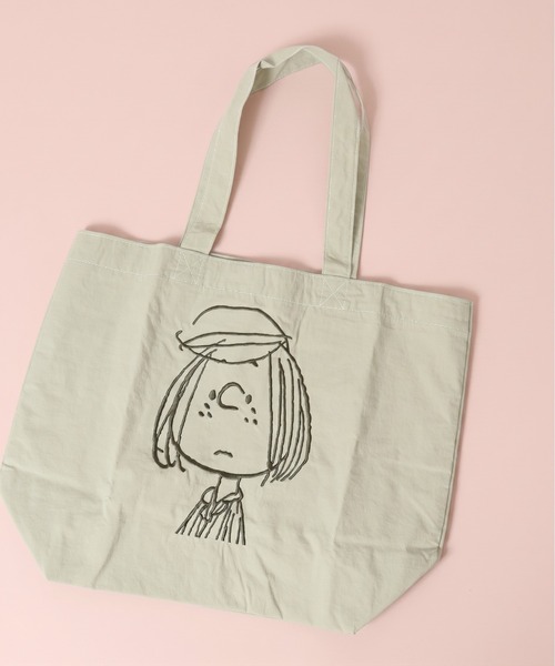 SNOOPY(スヌーピー)の「SNOOPY スヌーピー トートバッグ 肩掛け 刺繍(トートバッグ・レディース・イエロー/ブラック/ダークグレー/オフホワイト/グリーン/ピンク/ブルー・FREE)」の4枚目の写真