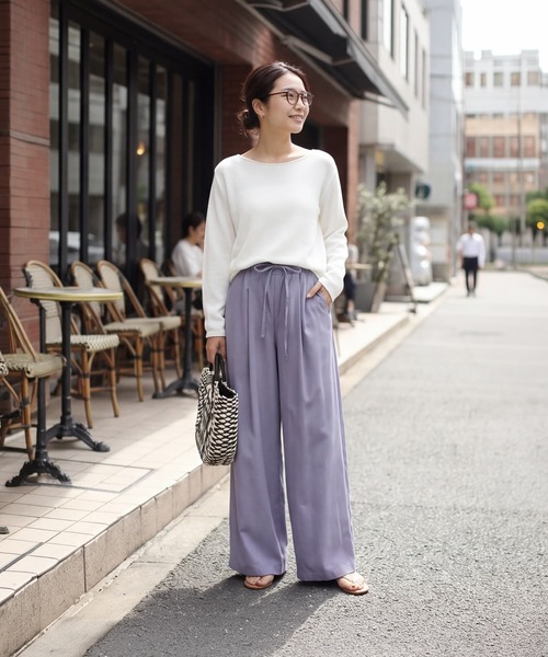 STYLE DELI(スタイルデリ)の「カラッとした綿シアーボートネックニット(Tシャツ/カットソー・レディース・ホワイト/チャコールグレー・FREE)」の3枚目の写真