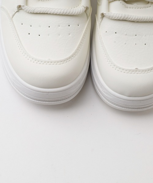 URBAN CHERRY（アーバンチェリー）の「ボリュームソールレースアップスニーカー（スニーカー・キッズ・ホワイト・18.5cm/19.0cm/19.5cm/20.0cm/21.5cm/22.0cm/22.5cm）」の12枚目の写真